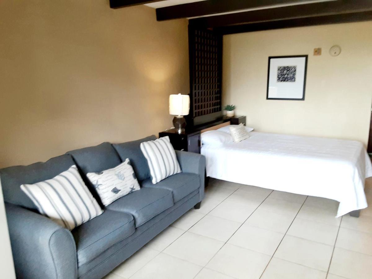 Charming One Bedroom Resort-Style Studio With Pool And Beach Access Ръскин Екстериор снимка